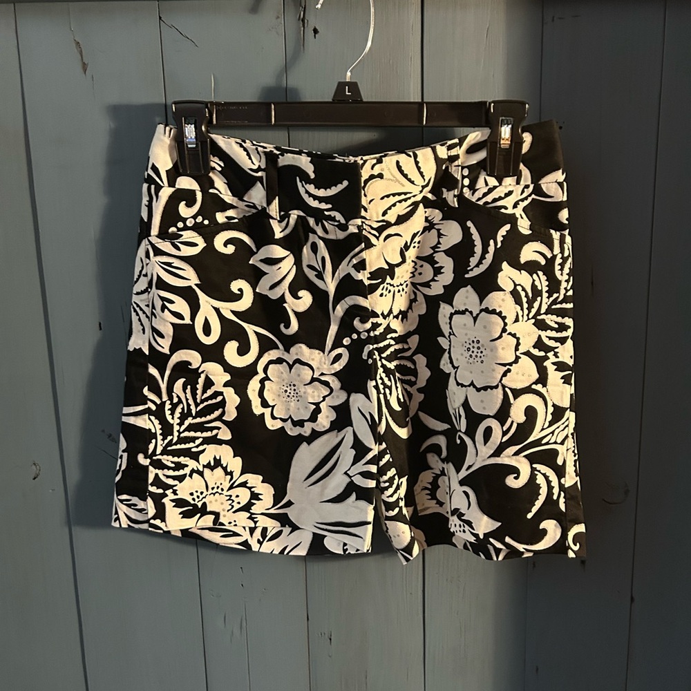 Diane von Furstenberg Black and White Floral Shorts | Size 4